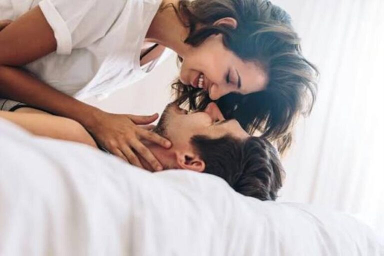 What Is Kissing Horizontally